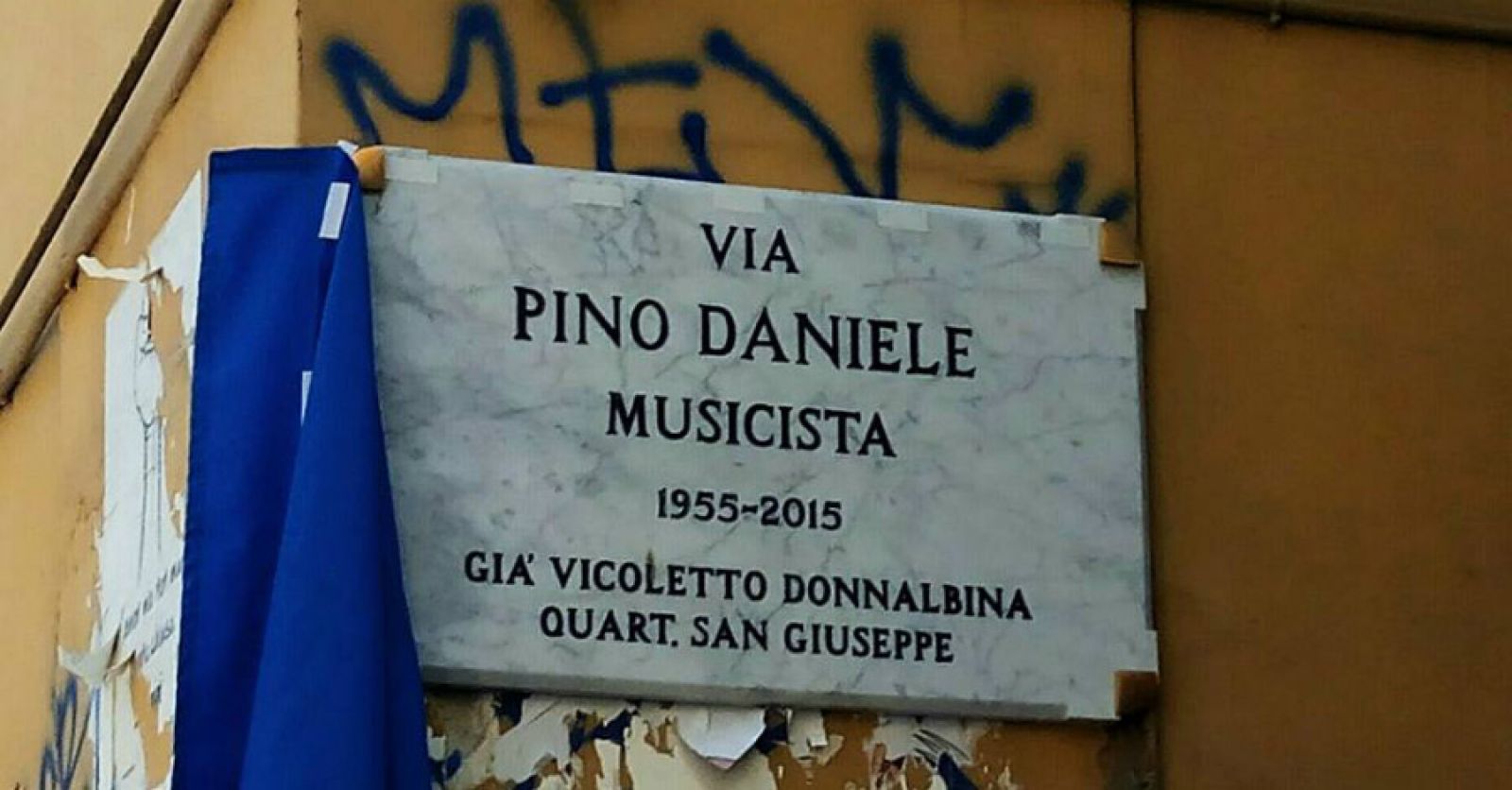 via Pino Daniele, già vico Donnalbina