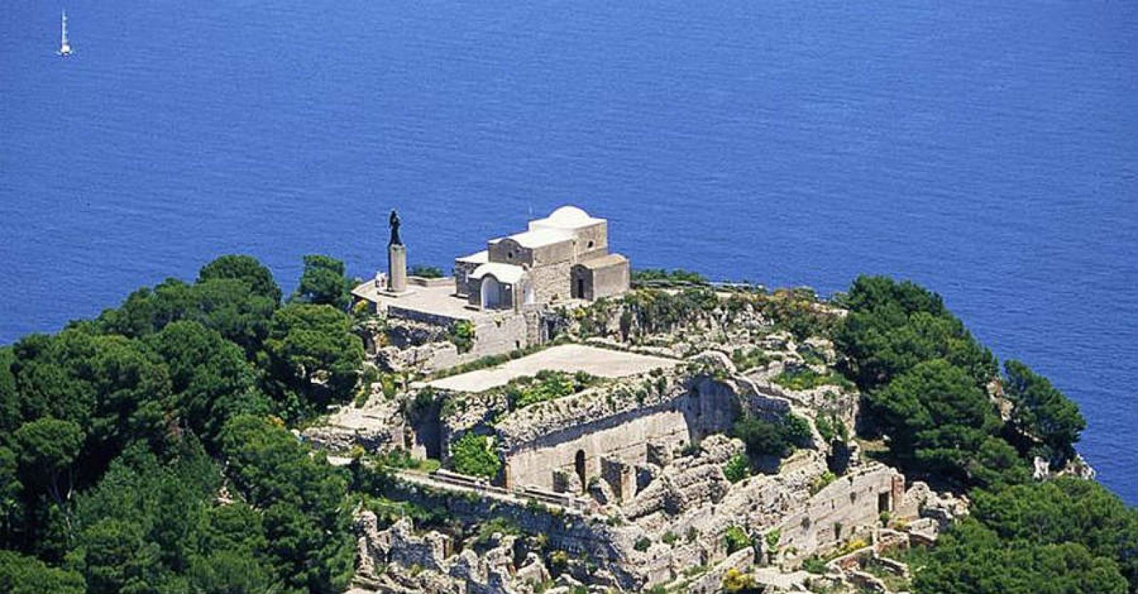 Pompei， Ercolano e la villa Jovis a Capri nel passato e nel