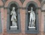La facciata di Palazzo Reale a Napoli