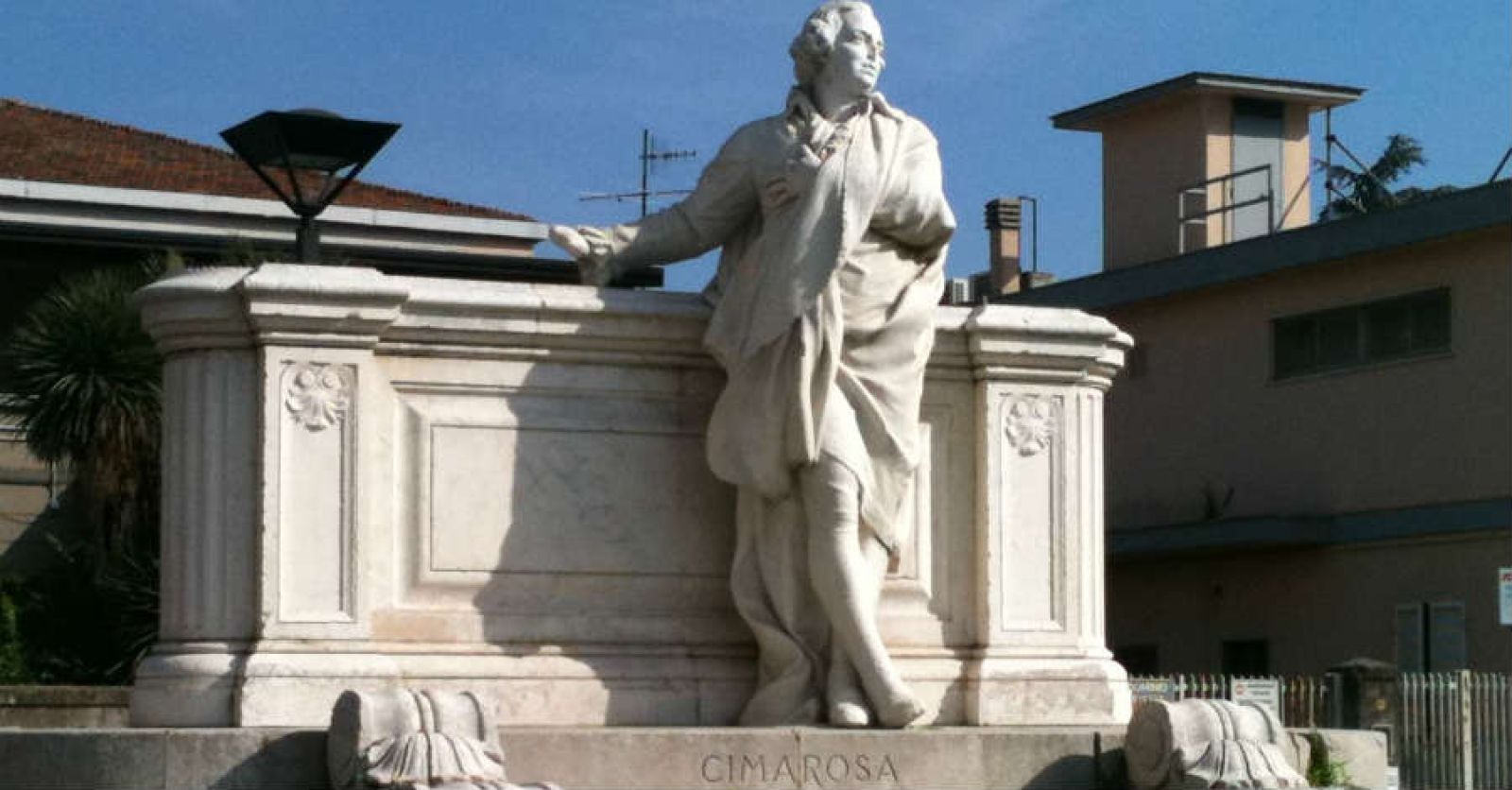Domenico Cimarosa statua